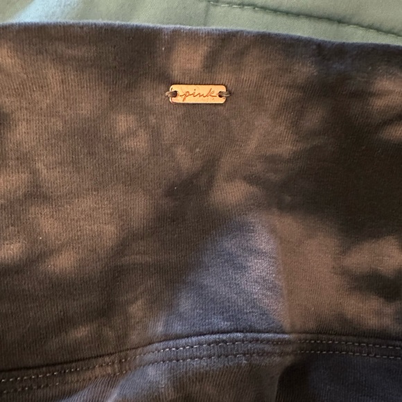 Victoria Secret PINK - black & gray crossover ombré biker shorts (L) - Picture 4 of 4